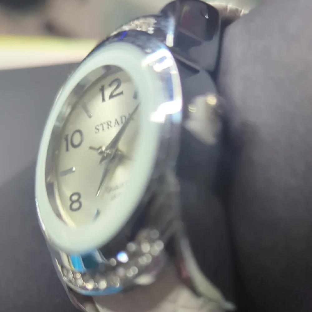 Strada Silver and White Smartwatch